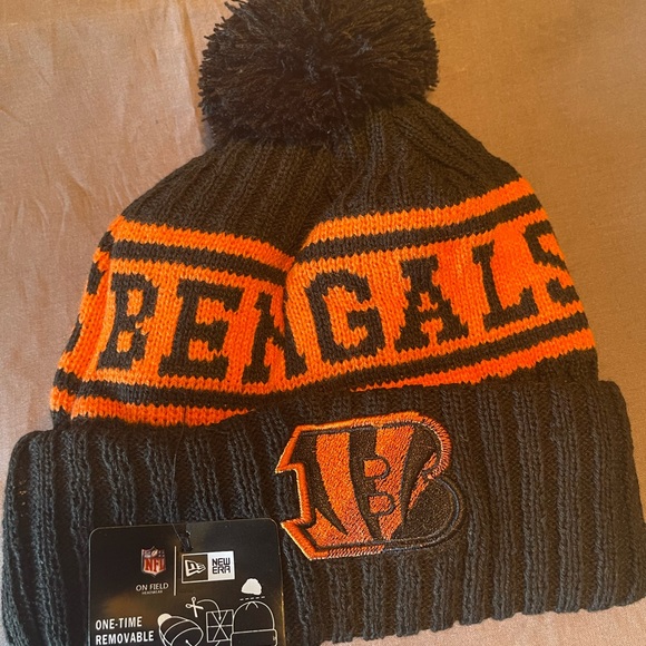 (NWT) 2022 CINCINNATI BENGALS BEANIE!! WHILE SUPPLIES LAST ONLY $19🔥🔥 - Picture 7 of 12